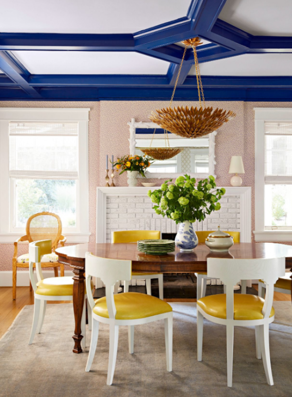 Sentuhan Warna Terang dalam Aksesoris